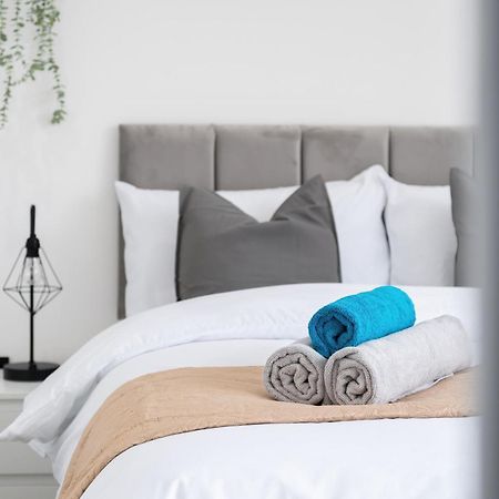 London Road Romford Block Apartment ภายนอก รูปภาพ
