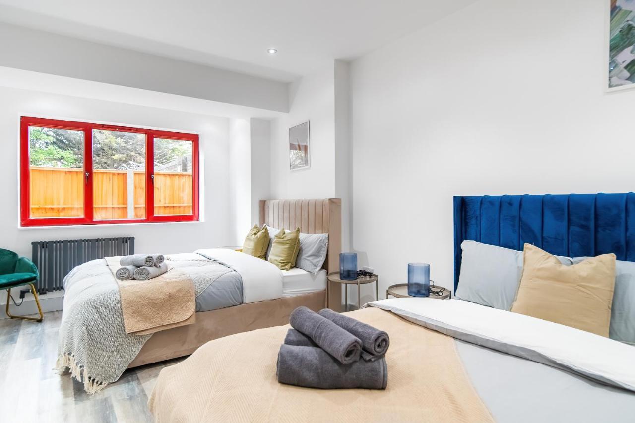 London Road Romford Block Apartment ภายนอก รูปภาพ