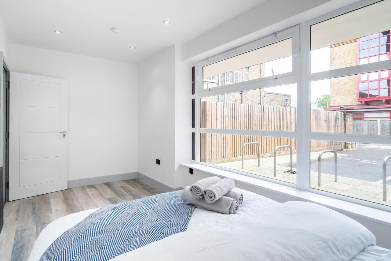 London Road Romford Block Apartment ภายนอก รูปภาพ
