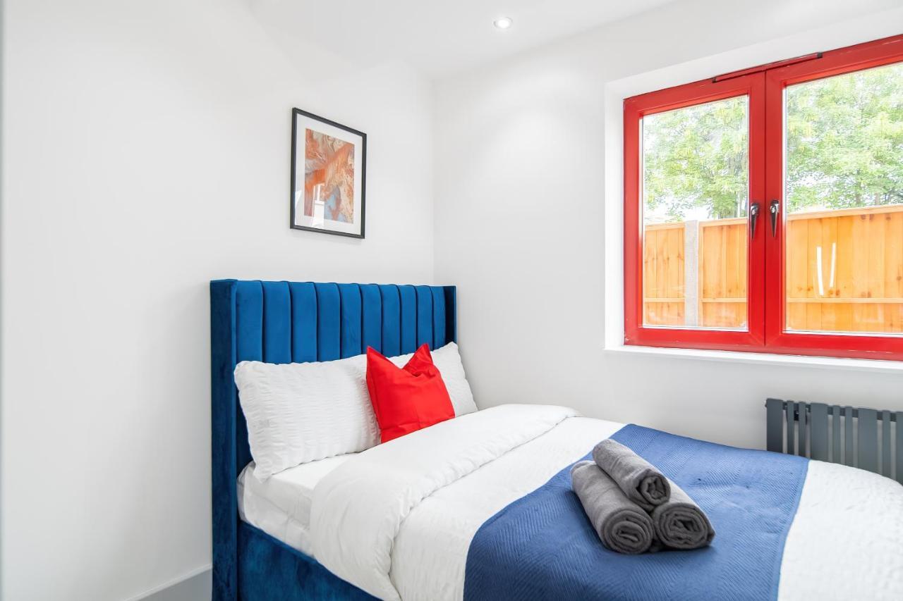 London Road Romford Block Apartment ภายนอก รูปภาพ