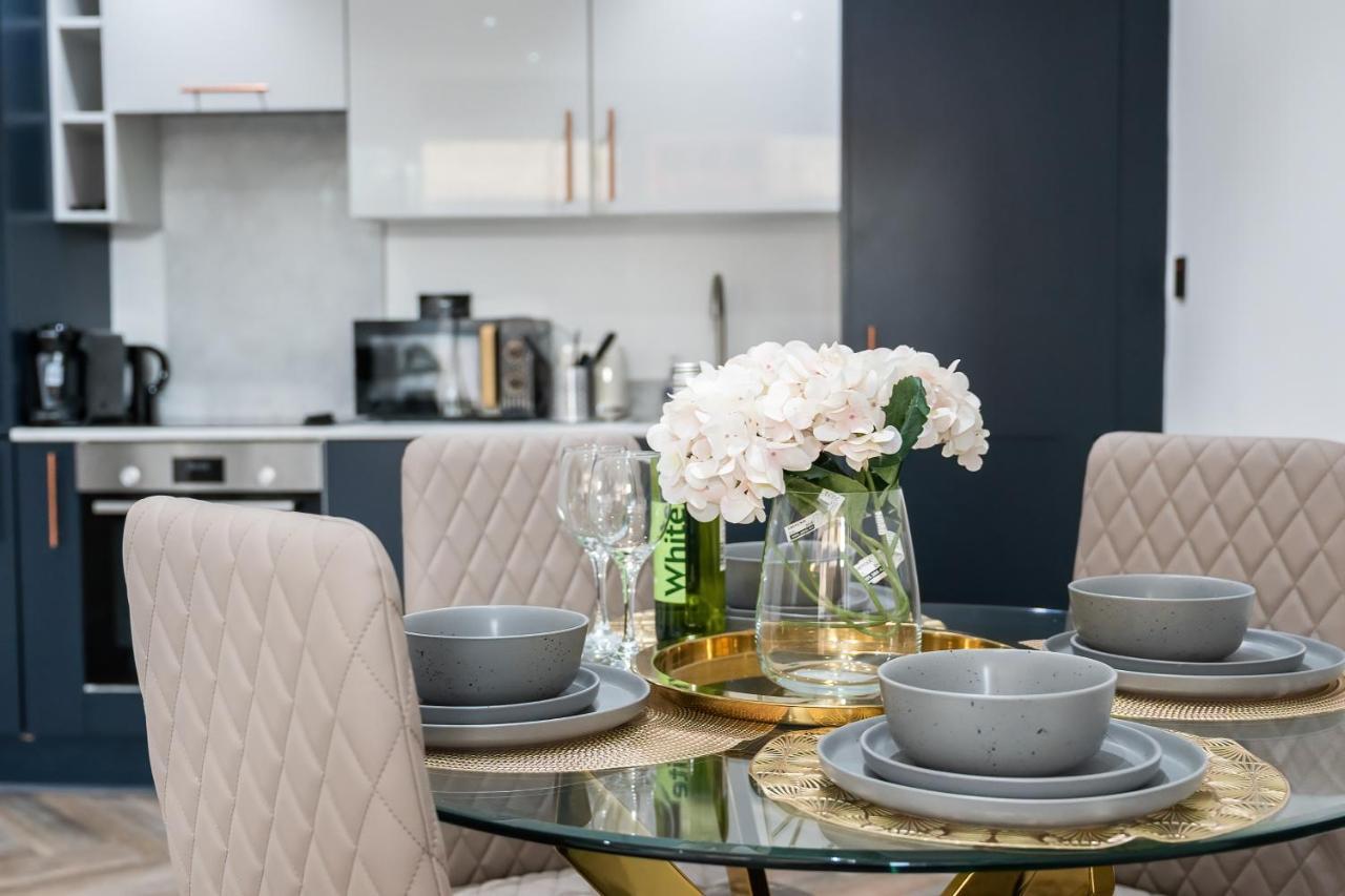 London Road Romford Block Apartment ภายนอก รูปภาพ
