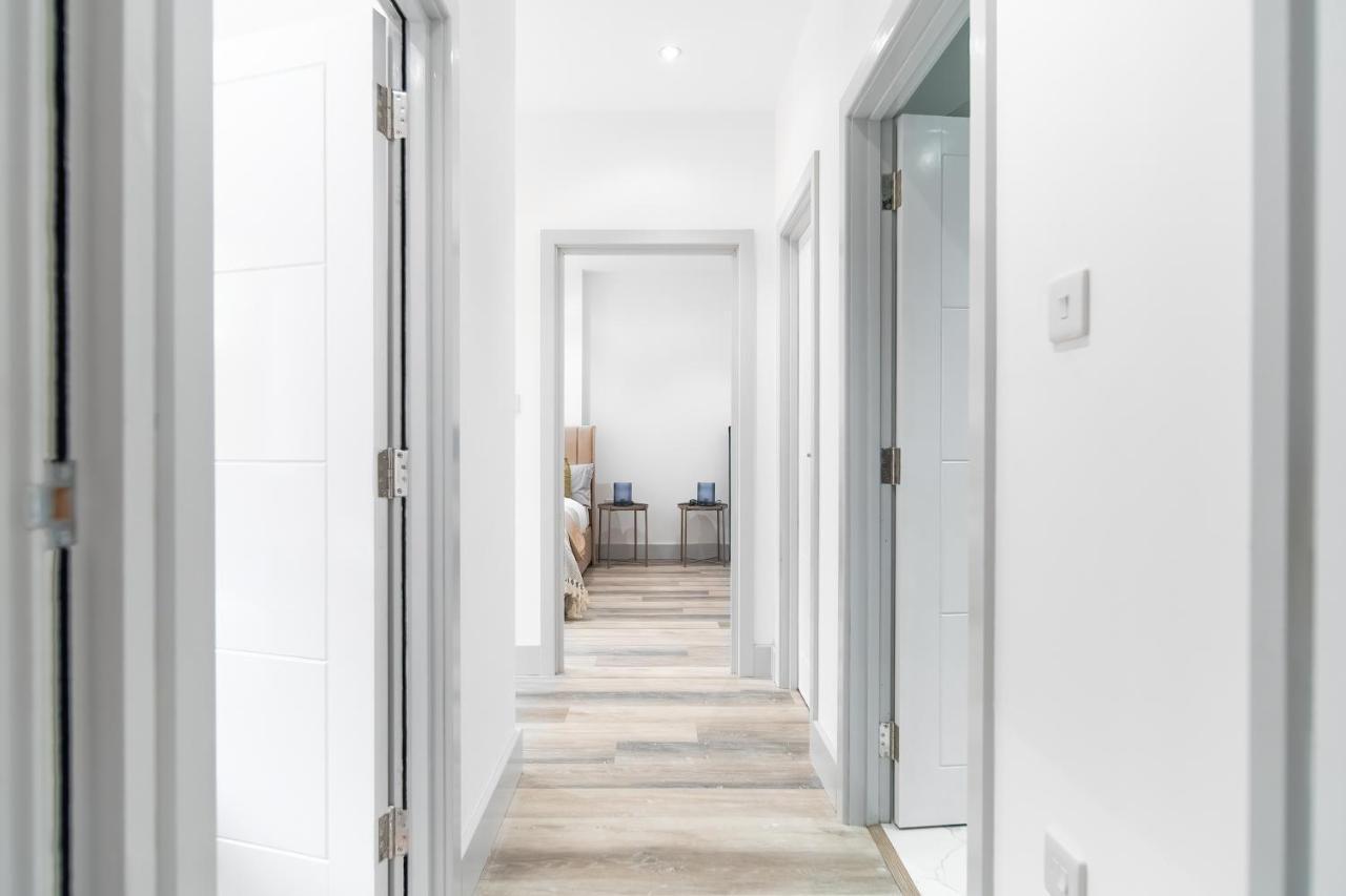 London Road Romford Block Apartment ภายนอก รูปภาพ