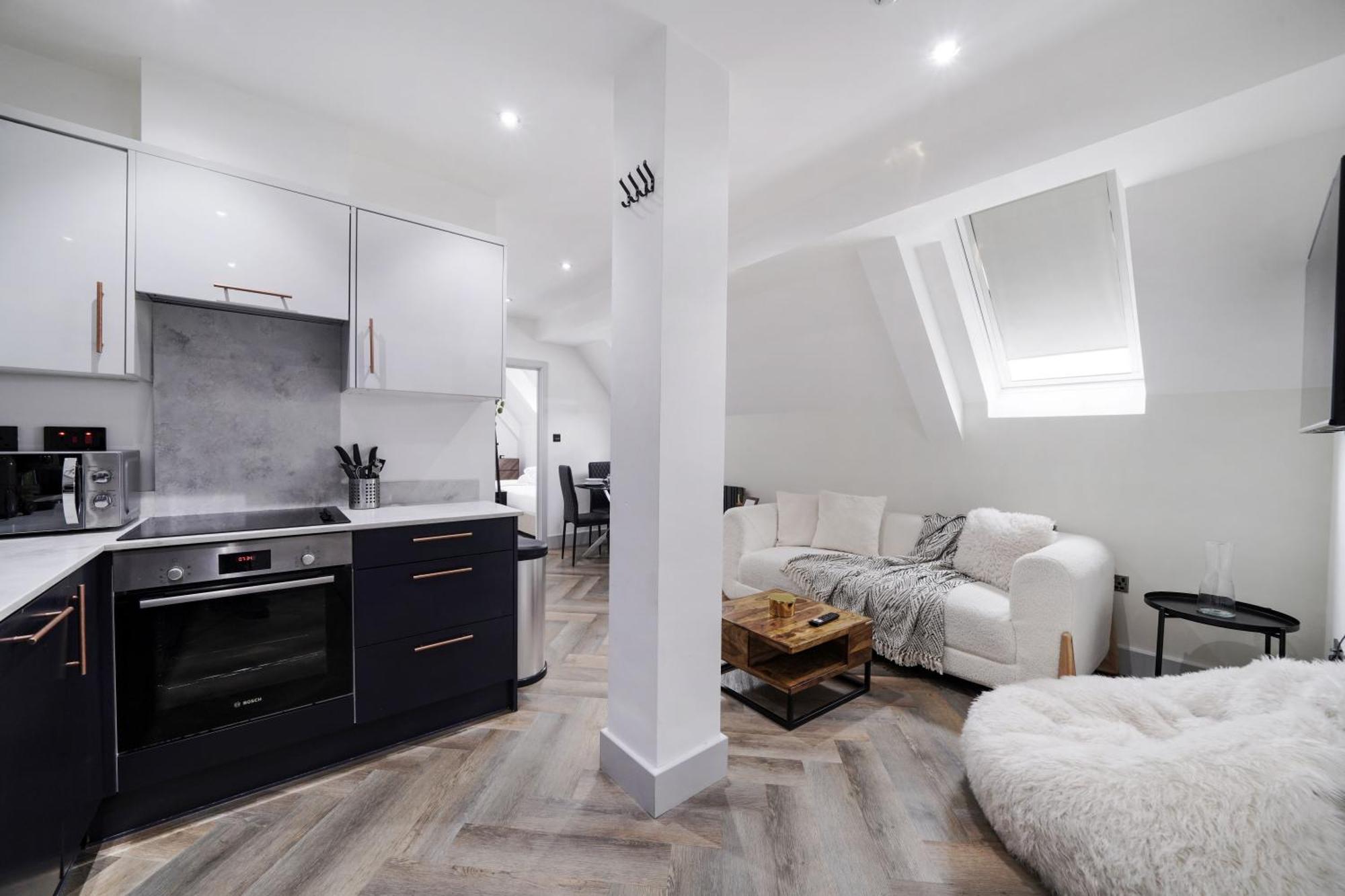 London Road Romford Block Apartment ภายนอก รูปภาพ