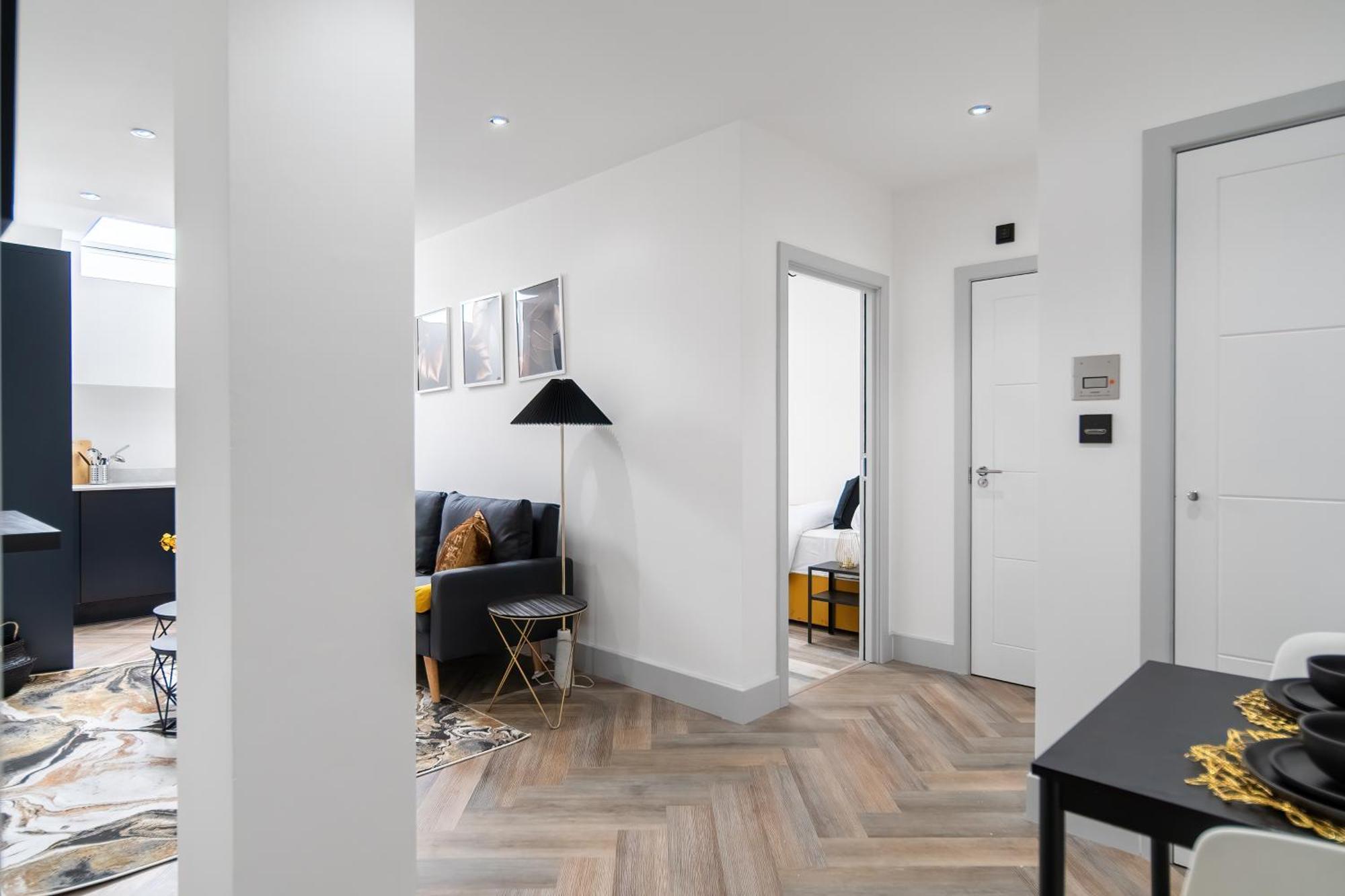 London Road Romford Block Apartment ภายนอก รูปภาพ