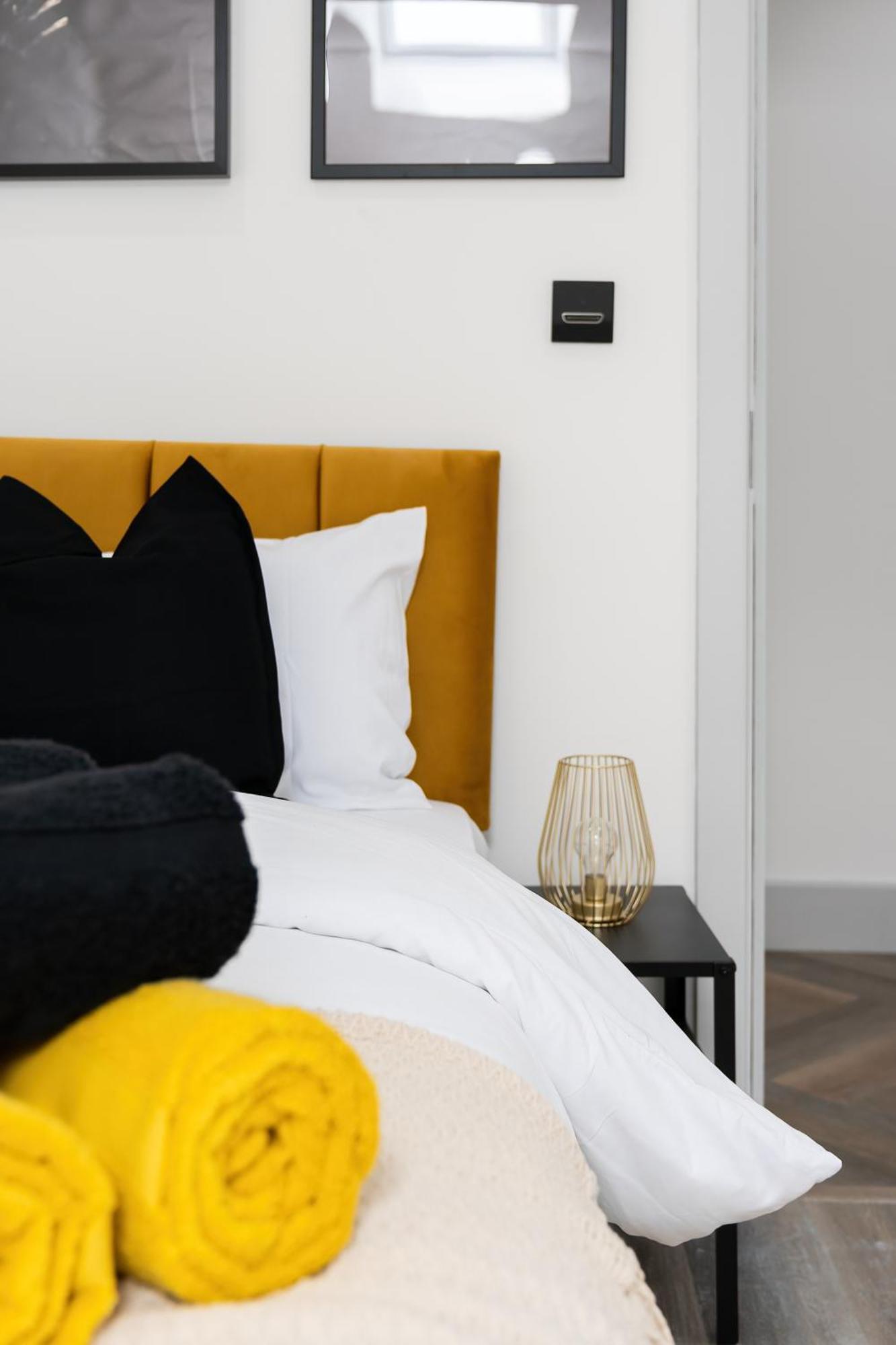 London Road Romford Block Apartment ภายนอก รูปภาพ