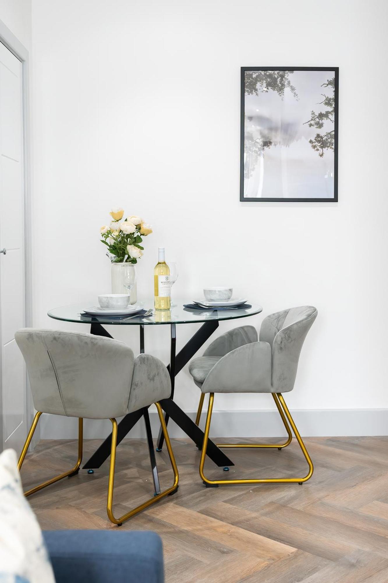London Road Romford Block Apartment ภายนอก รูปภาพ